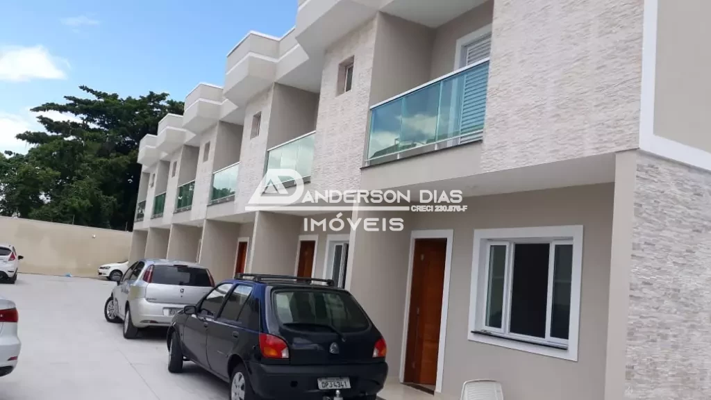 Sobrado com 2 Suítes à venda, 95 m² por R$ 350.000 - Praia das Palmeiras - Caraguatatuba/SP